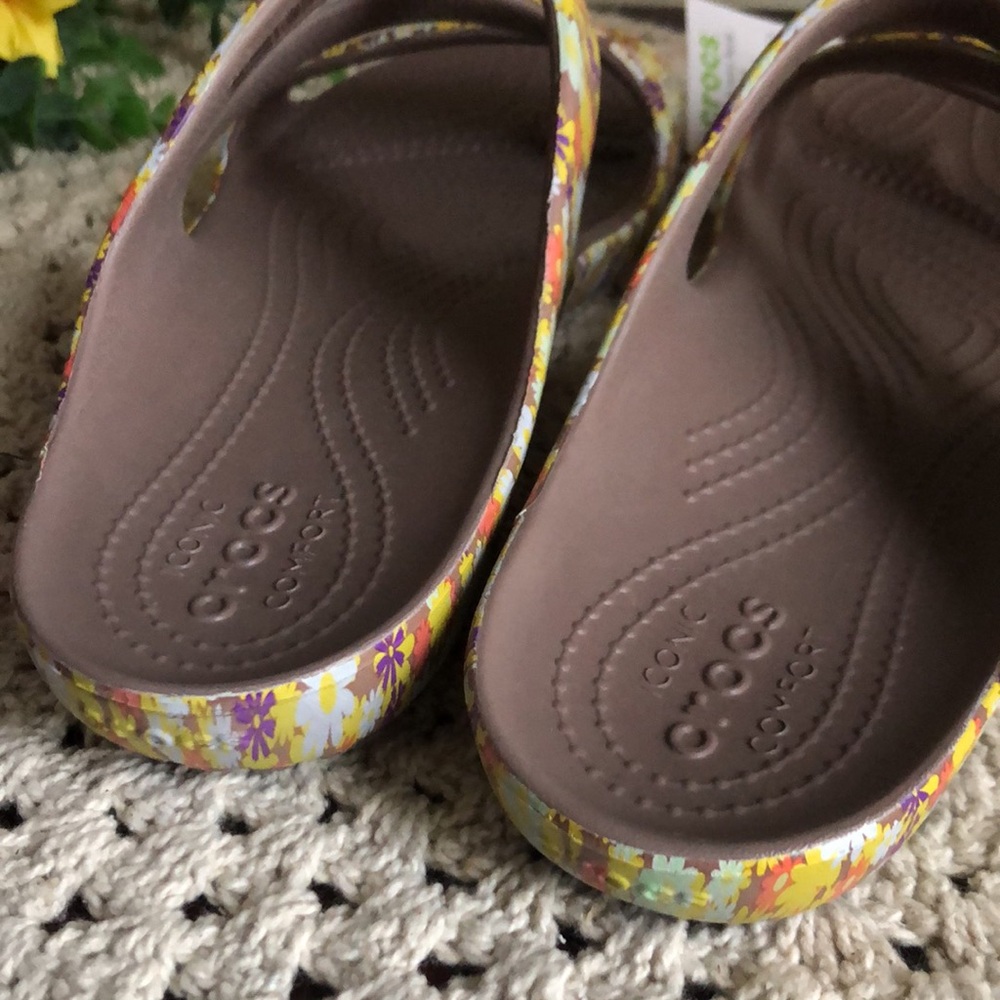 CROCS Kadee II Retro Floral Daisy Sandal SIZE 10 - Picture 6 of 13